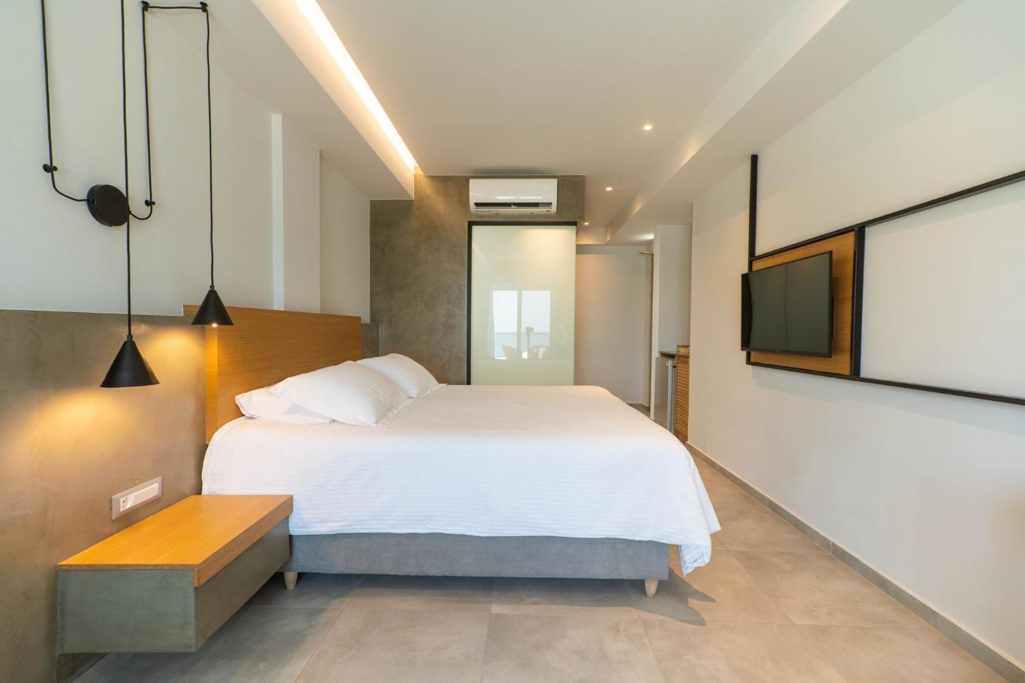Alexia Beach Hotel Agia Marina Extérieur photo