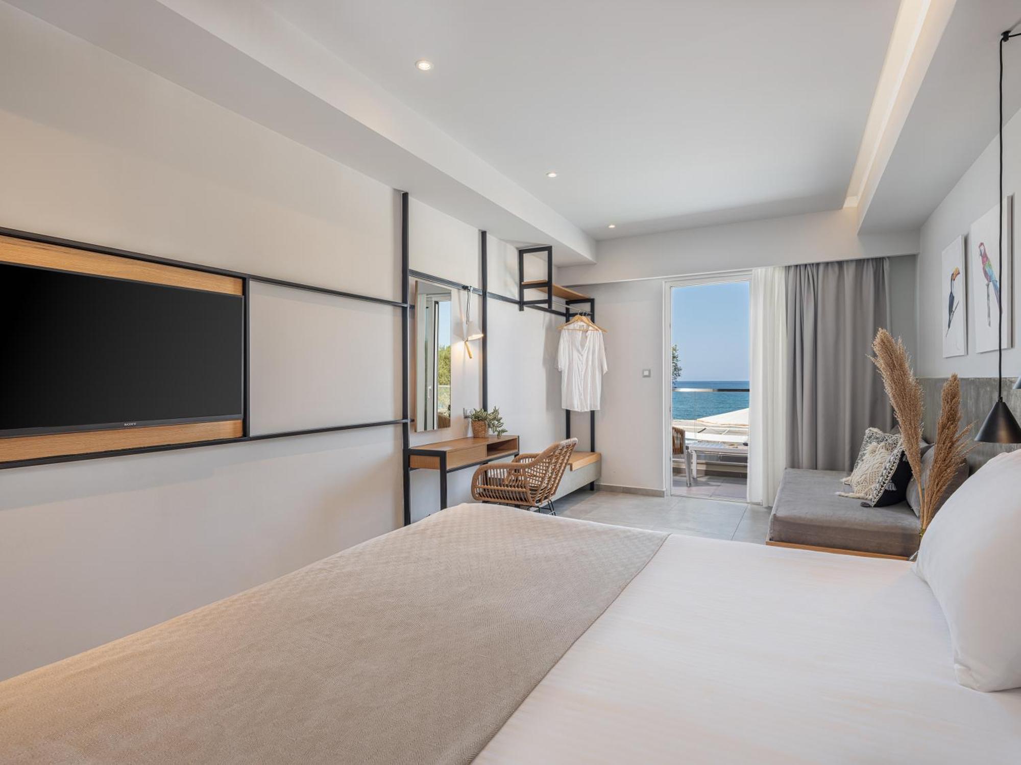 Alexia Beach Hotel Agia Marina Extérieur photo