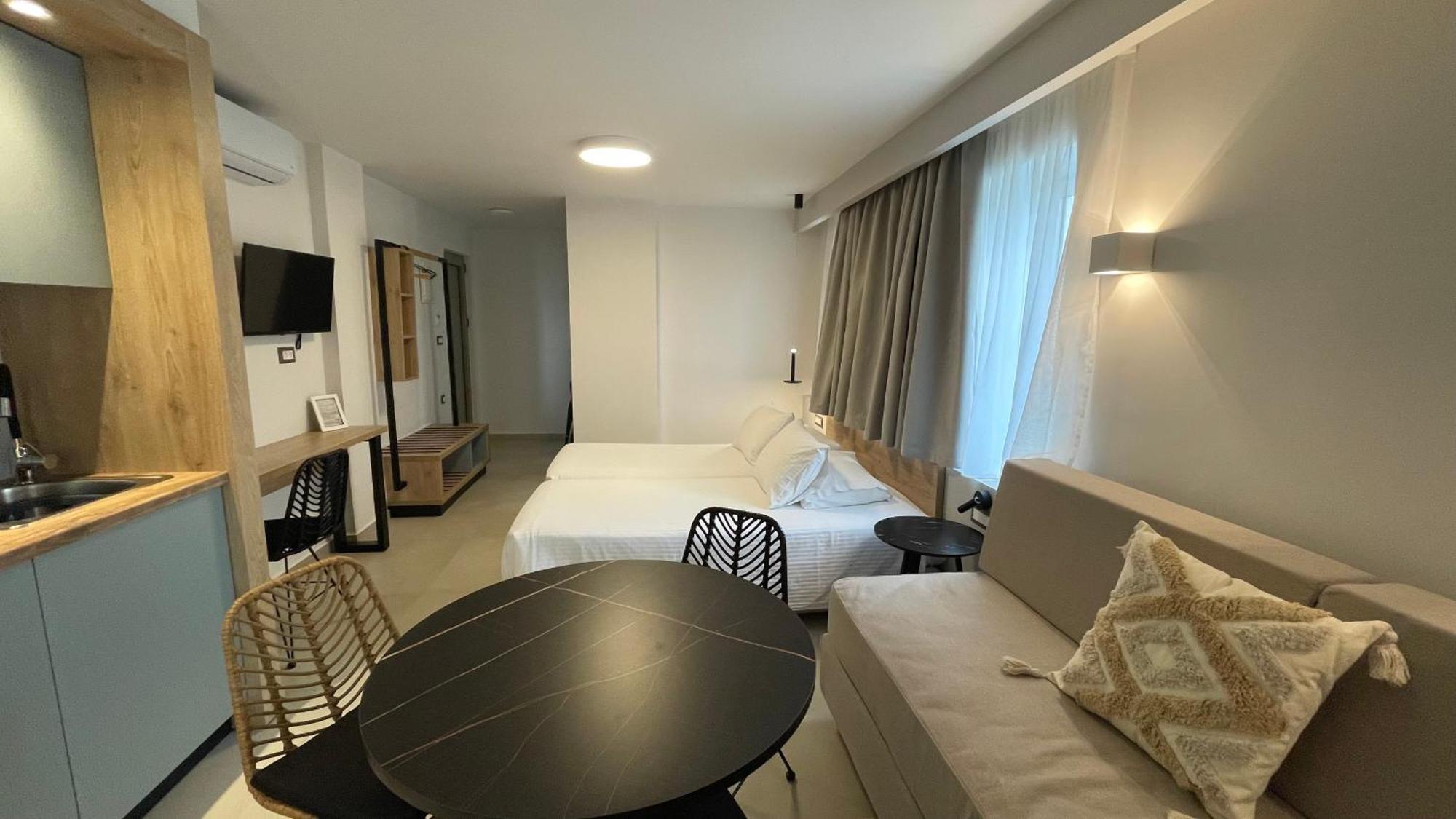 Alexia Beach Hotel Agia Marina Extérieur photo