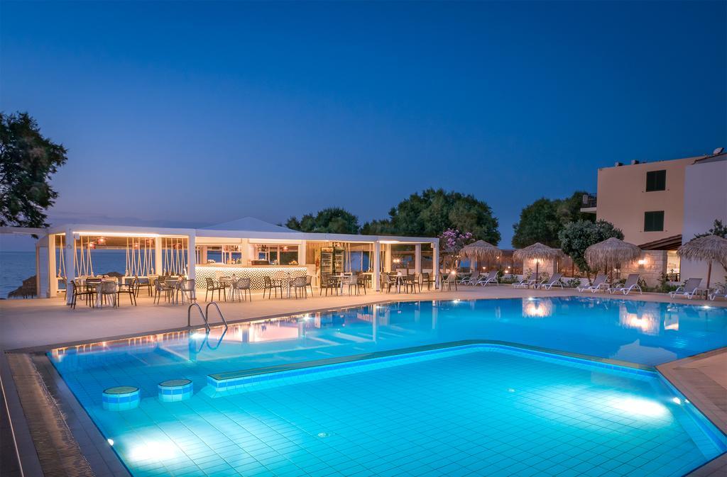 Alexia Beach Hotel Agia Marina Extérieur photo